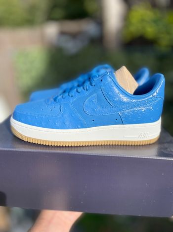 Nike Air Force 1 LX Bleu Ostrich T 40