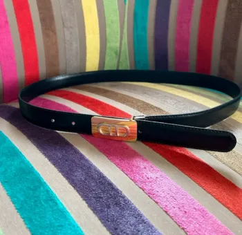 Durer , ceinture en cuir noir, Boucle dorée  femme