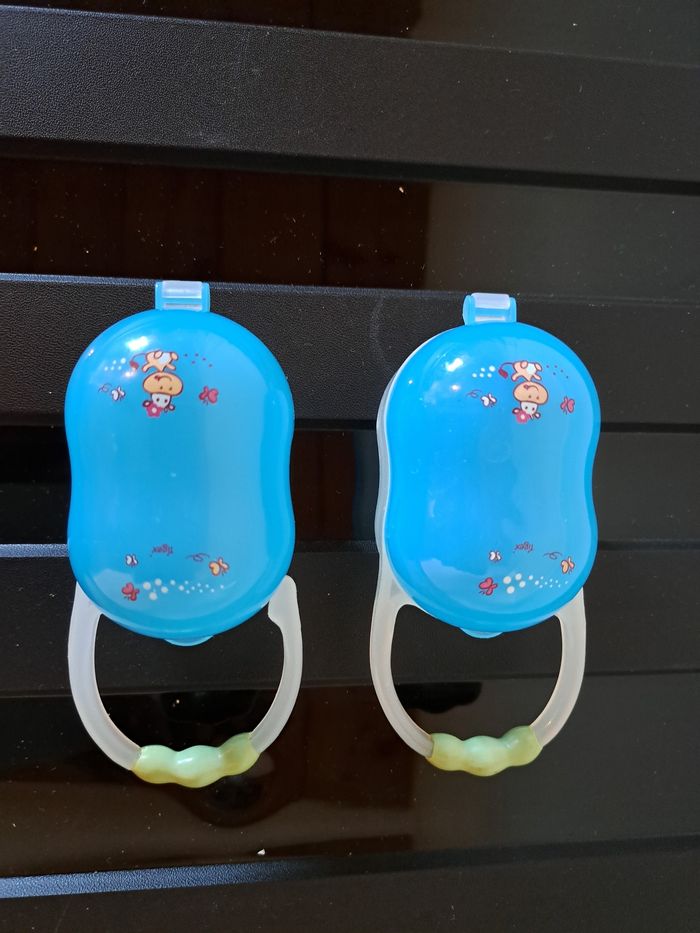 Boîtes à tétines