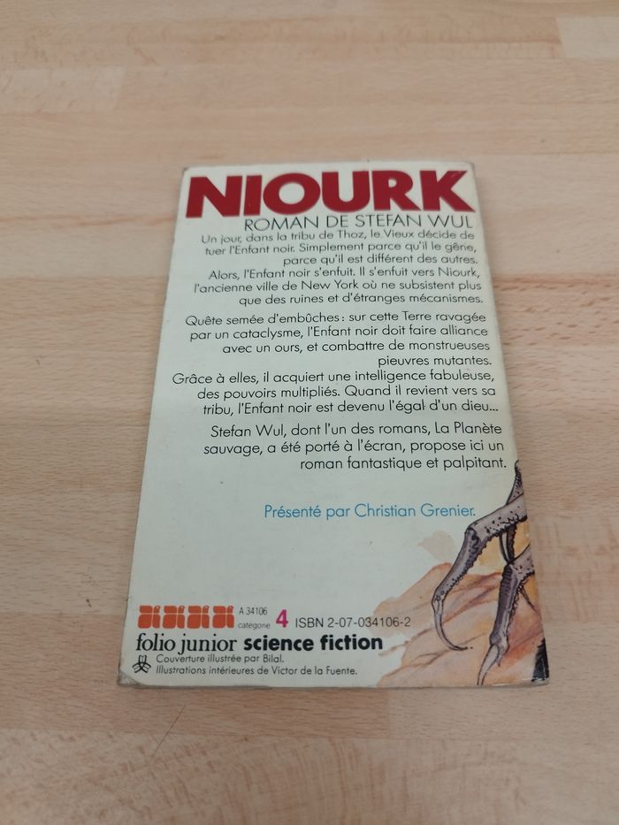 Niourk. Roman de Stefan Wul. Illustrations de Victor de la Fuente - photo numéro 2