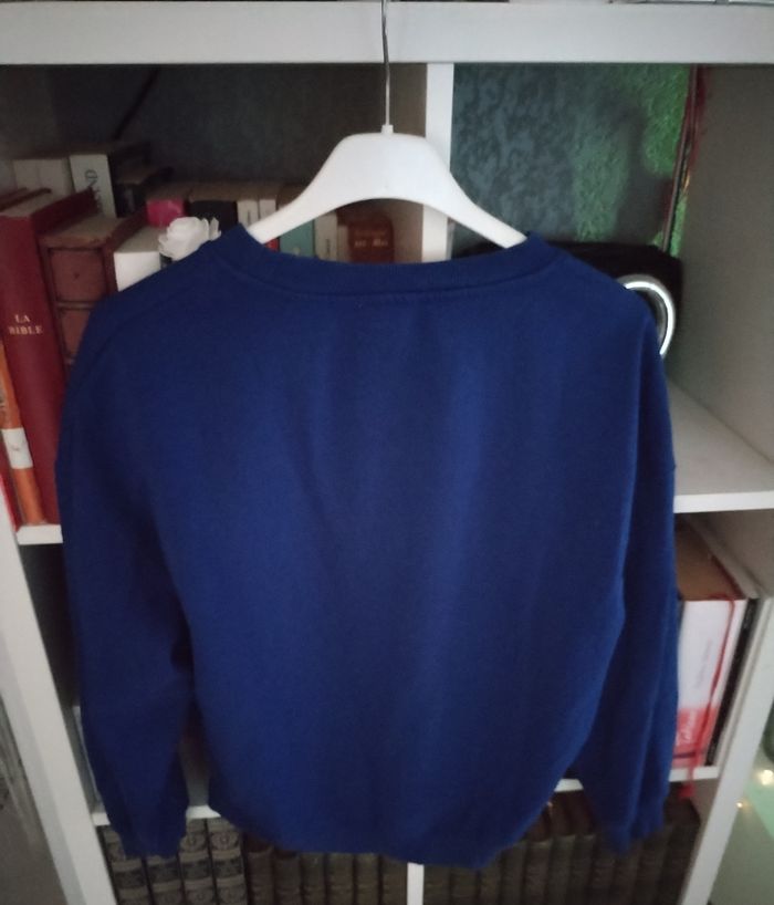 Pull bleu roi "Jennifer" en très bon état + un haut offert - photo numéro 4