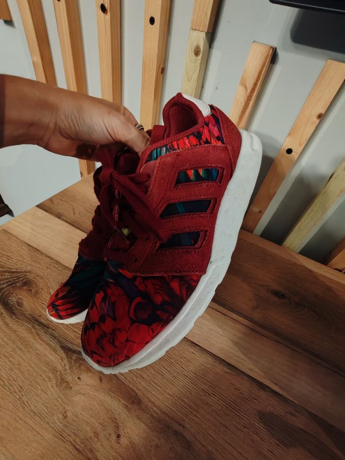 Tennis Adidas Bordeaux fleuri pointure 35 fille - photo numéro 4
