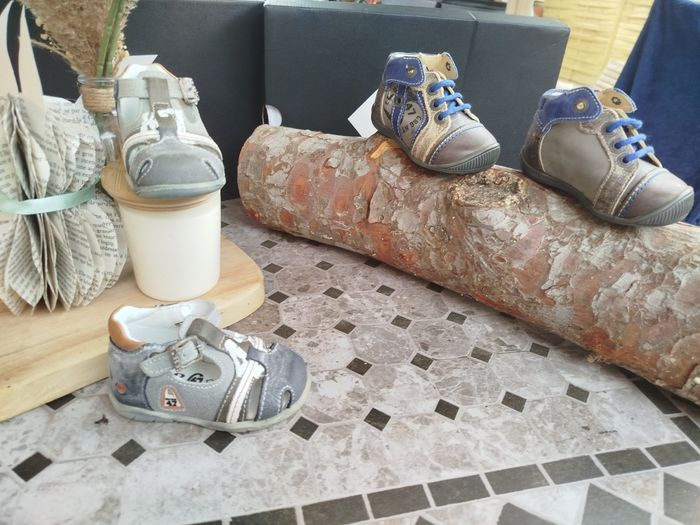 Lot de chaussures pour bébé - photo numéro 1