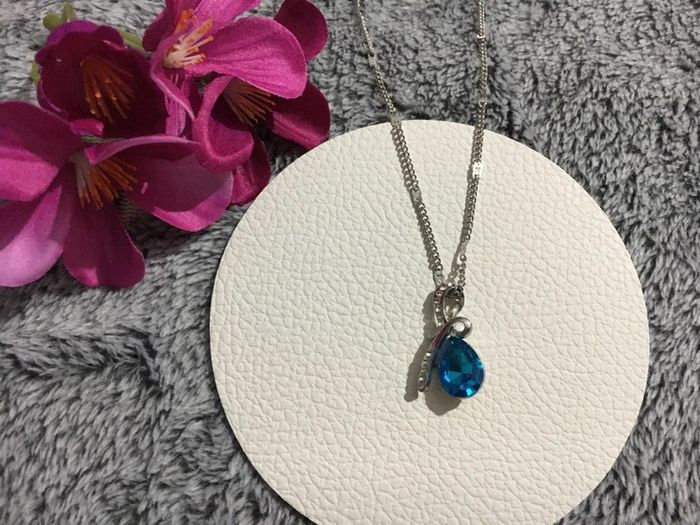 Superbe pendentif fantaisie métal argenté et pierre bleu - photo numéro 3