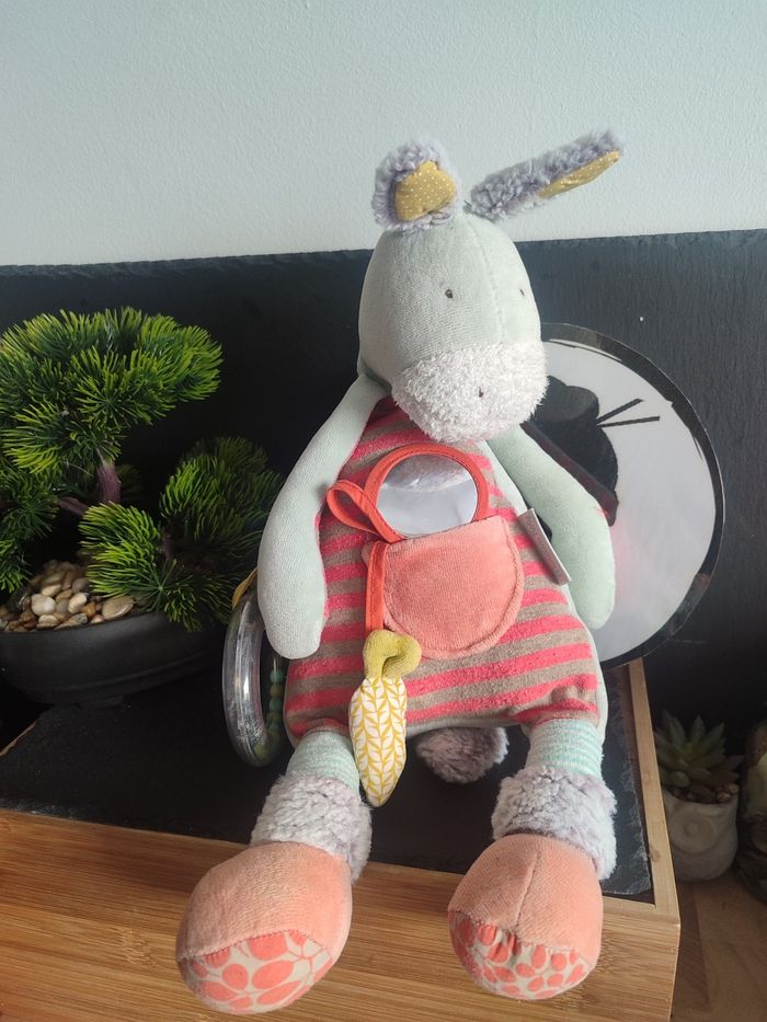 Doudou ane cheval bleu rouge beige rayé Biscotte et Pompon moulin roty peluche