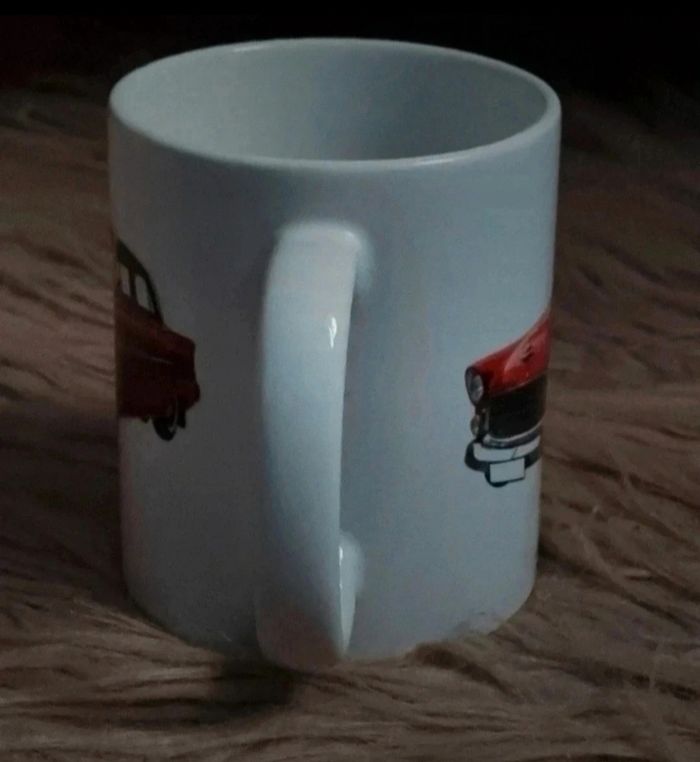 Tasse blanche avec voiture vintage - photo numéro 4