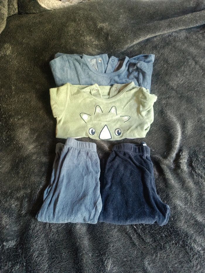 Ensemble de pyjamas T18 mois en très bon état