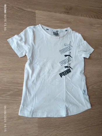 Magnifique tee shirt puma taille 8 ans