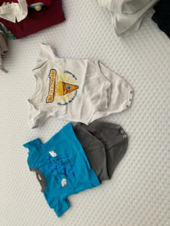 Body à manches courtes 12 mois