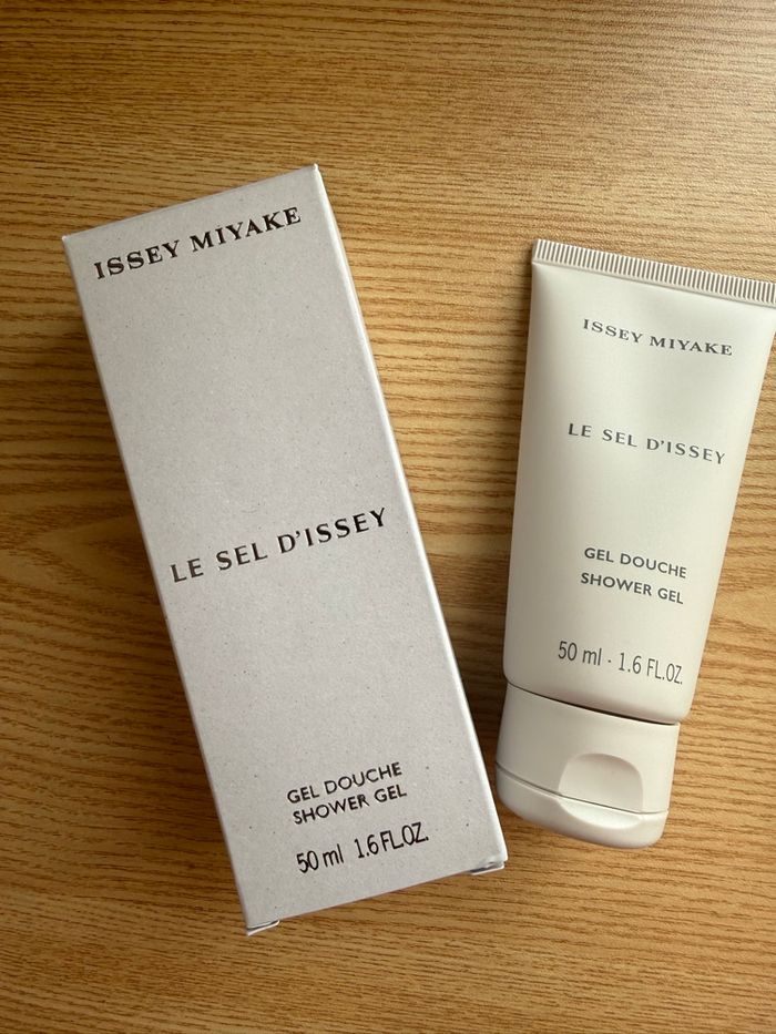 Issey miyake - photo numéro 3