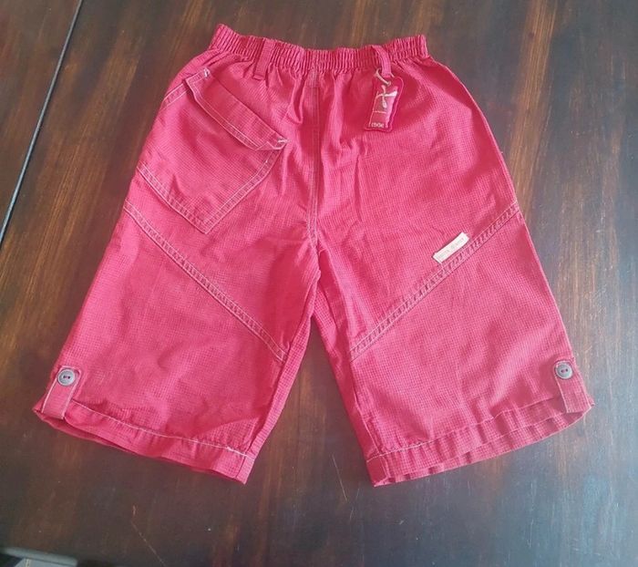 Short rouge