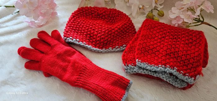 Ensemble Bonnet Écharpe Gants C.F.K 7/10ans T54