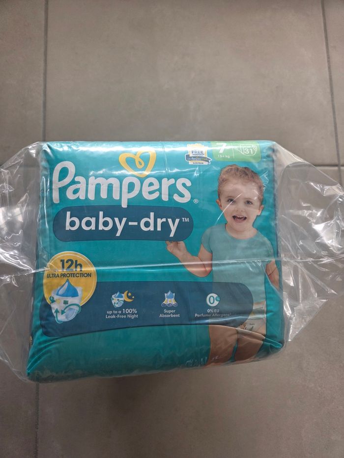 93 couches Pampers Taille 7 - photo numéro 2