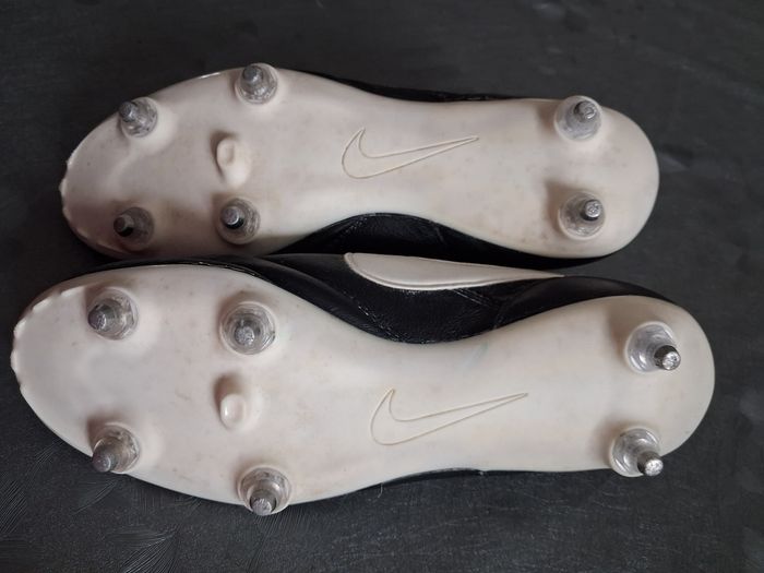 Chaussure de foot T 39 - photo numéro 5