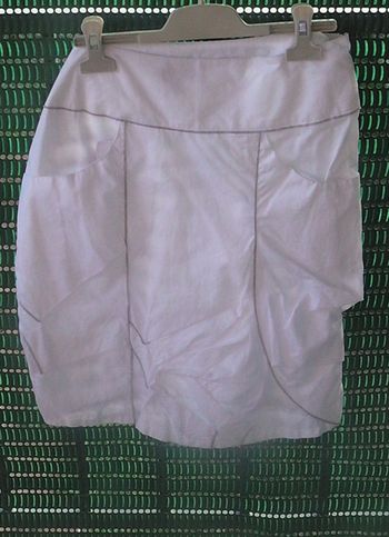 JUPE blanche à bandes grises