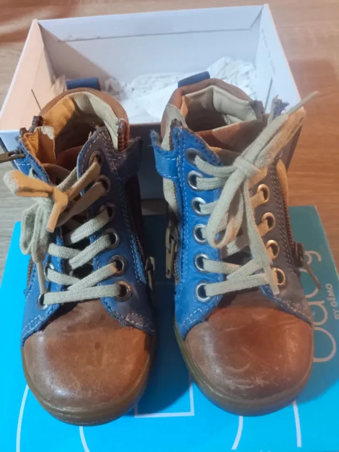 Chaussures montantes baby bottes