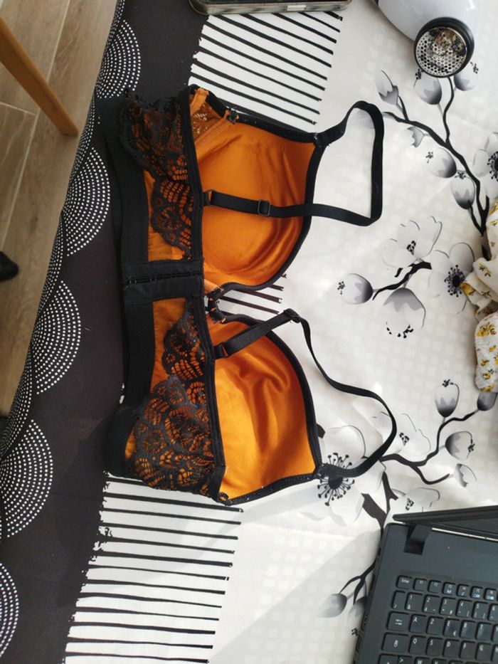 Soutien gorge - photo numéro 2