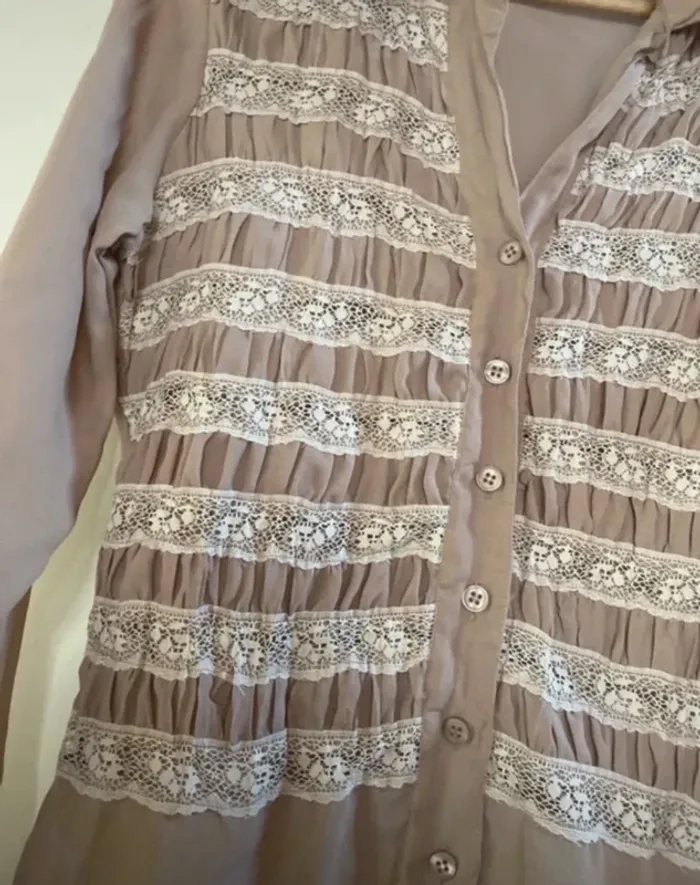 Chemise blouse dentelle vintage Tentation taille 38 - photo numéro 2