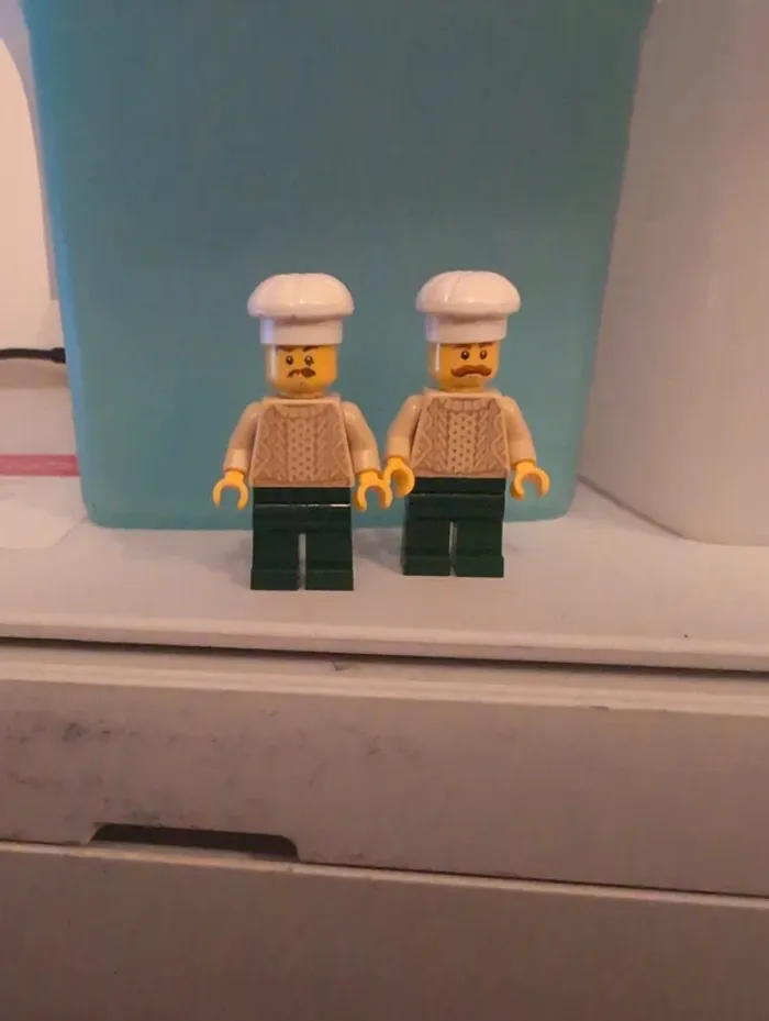 2 figurines chef lego