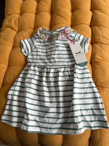 Robe cyrillus 6 mois neuve