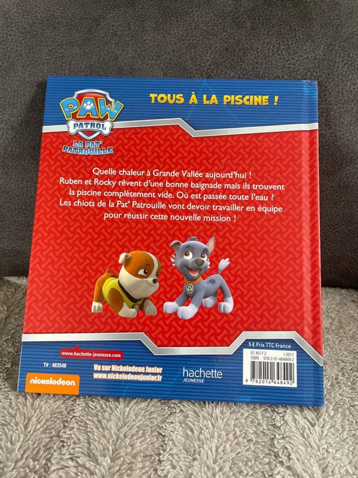 Livre Paw Patrol Tous à la piscine! Hachette Jeunesse - photo numéro 2