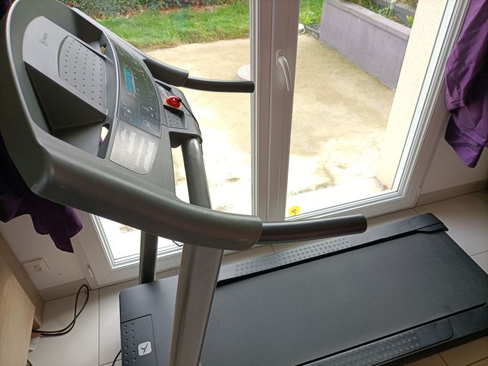 Tapis de course Domyos Essential Run - 8 programmes jusqu'à 14 km/h