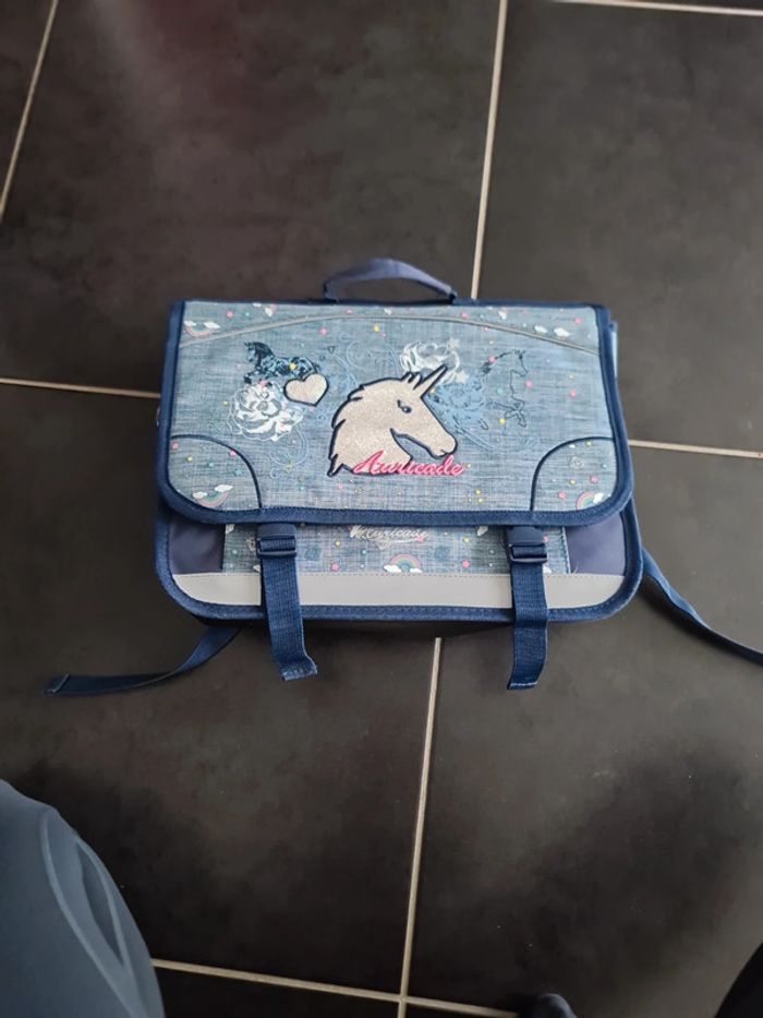 Cartable/sac a dos auricade pour primaire bleu avec licorne