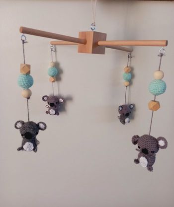 Mobile bois petits koalas amigurumi perles bois 🐨