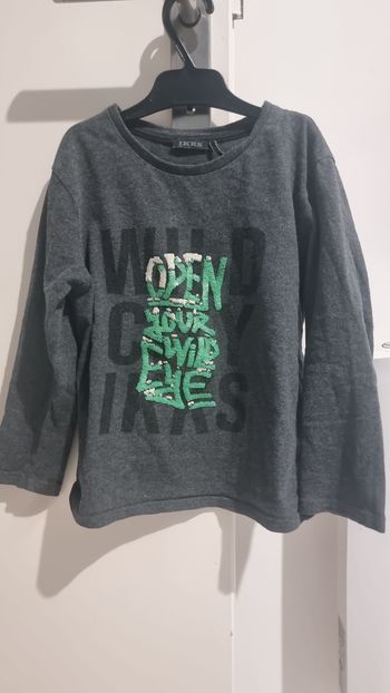 T shirt ikks enfants taille 5 ans