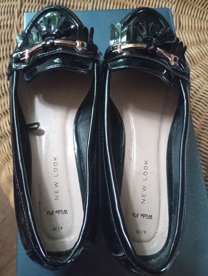 Vends mocassins vernis pour femme - photo numéro 5