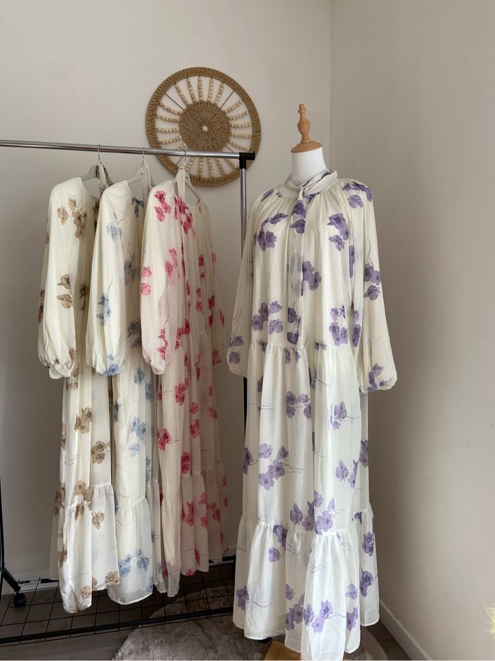 Robe fleurie violette - photo numéro 4