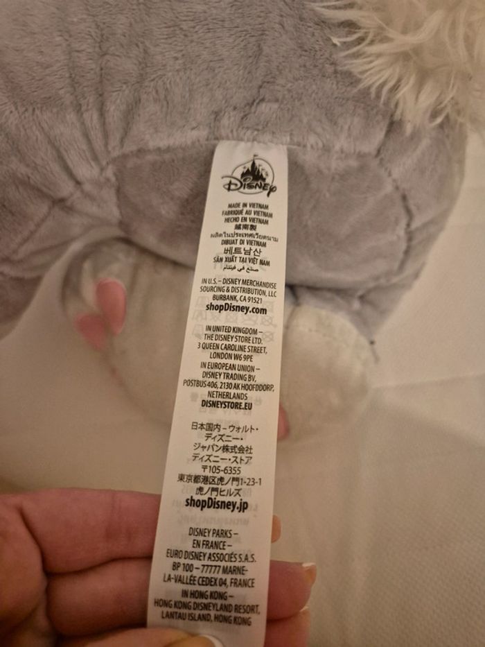 Grande peluche panpan Disneyland neuve - photo numéro 4