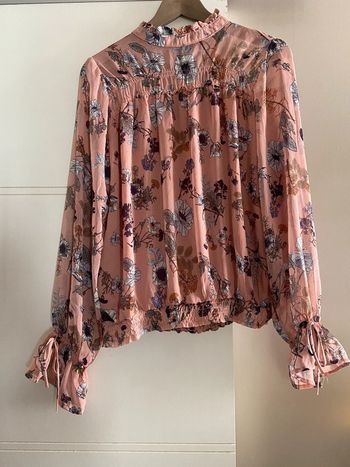 Blouse manches longues à froufrous et volants