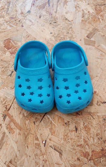 Crocs 23