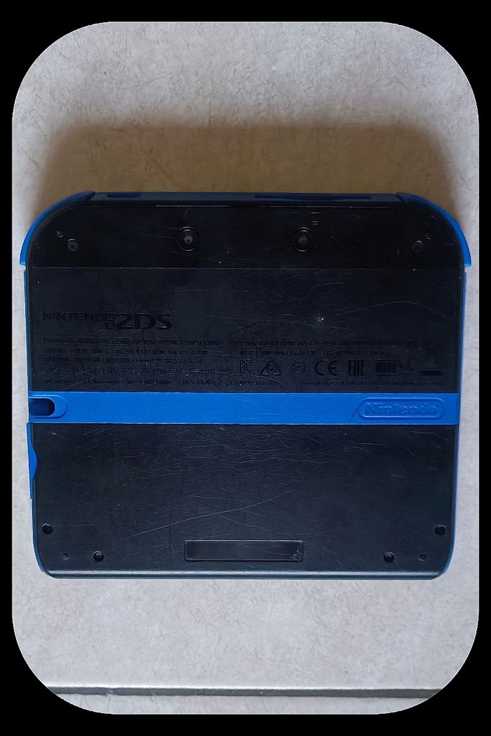 🎮 Console Nintendo 2DS noire/bleue 🎮 - photo numéro 2