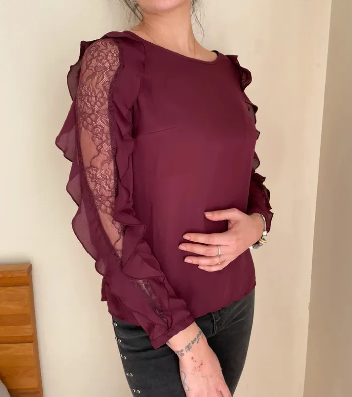 Haut blouse dentelle et volant - photo numéro 3