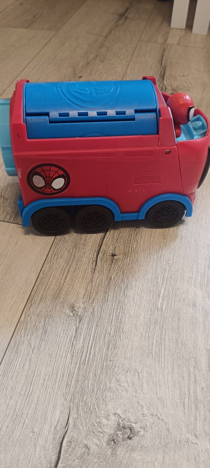 Voiture Spiderman. - photo numéro 6