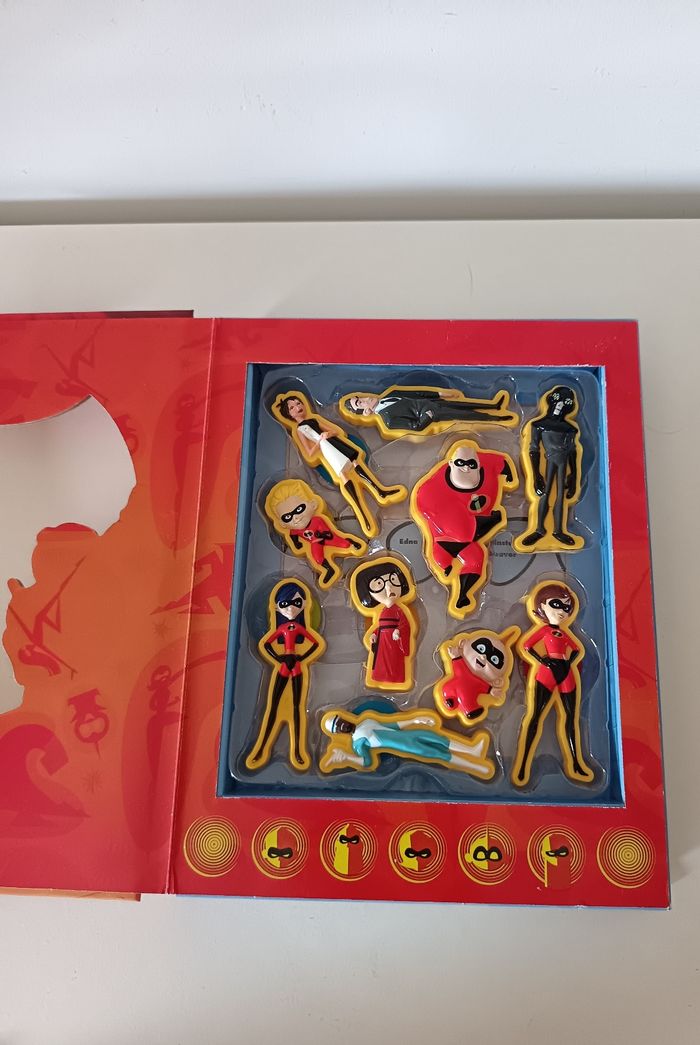 Livre collection Colle l'histoire Disney Les indestructibles - photo numéro 2