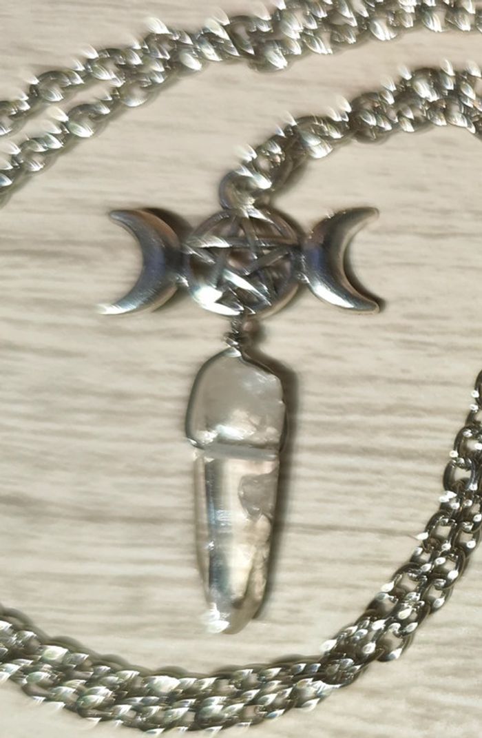 Collier ras de cou argenté ajustable avec pendentif pierre transparente motif étoile au-dessus - photo numéro 2