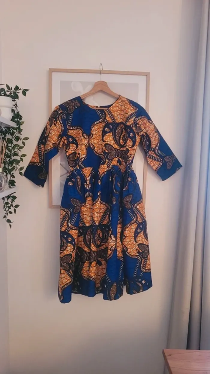 Robe mi-longue en wax neuve - Taille 42 - photo numéro 2