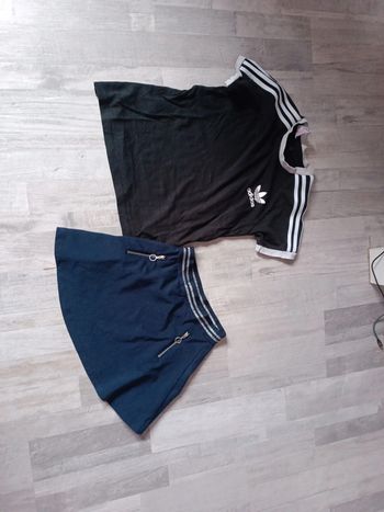 Tee shirt et jupe