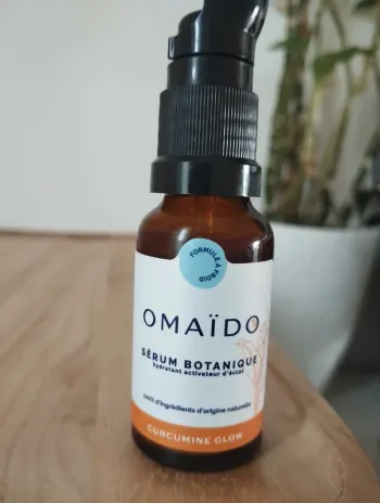 Serum botanique hydratant activateur d'éclat