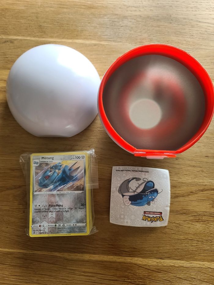 Lot de ca60 cartes pokemon +pokeball