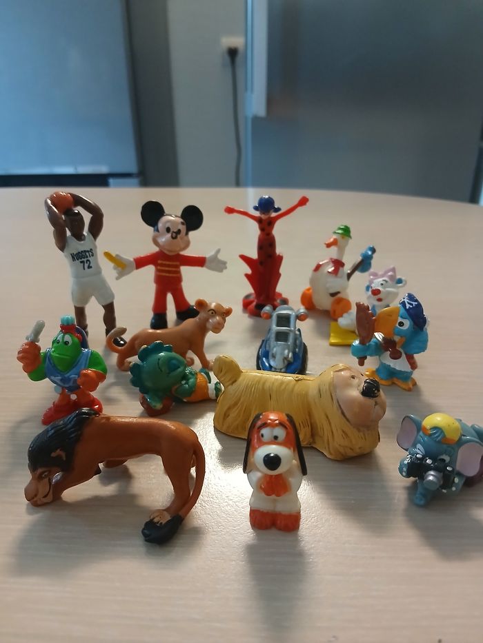 Lots de figurines tres bonne etats - photo numéro 2