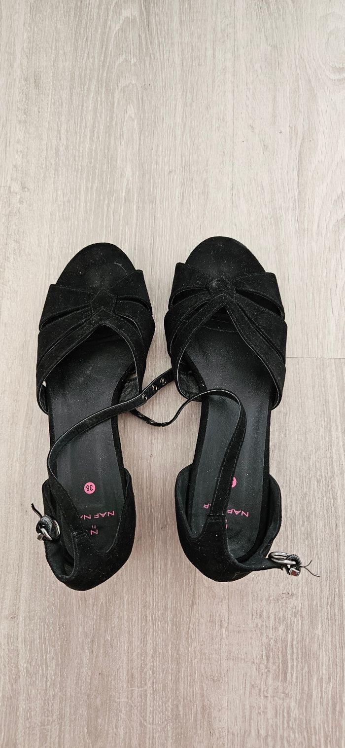 Pied nu petit talon