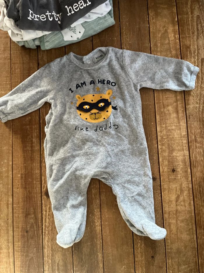 Lot de pyjamas - photo numéro 3