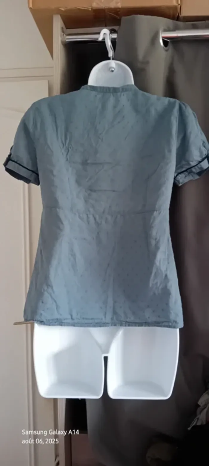 Blouse manches courtes col V avec boutons et broderies bleu femme 36 h&m - photo numéro 3