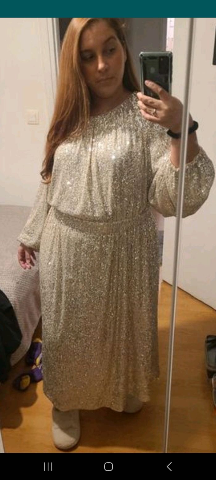 Robe de soirée sequins doré - photo numéro 2