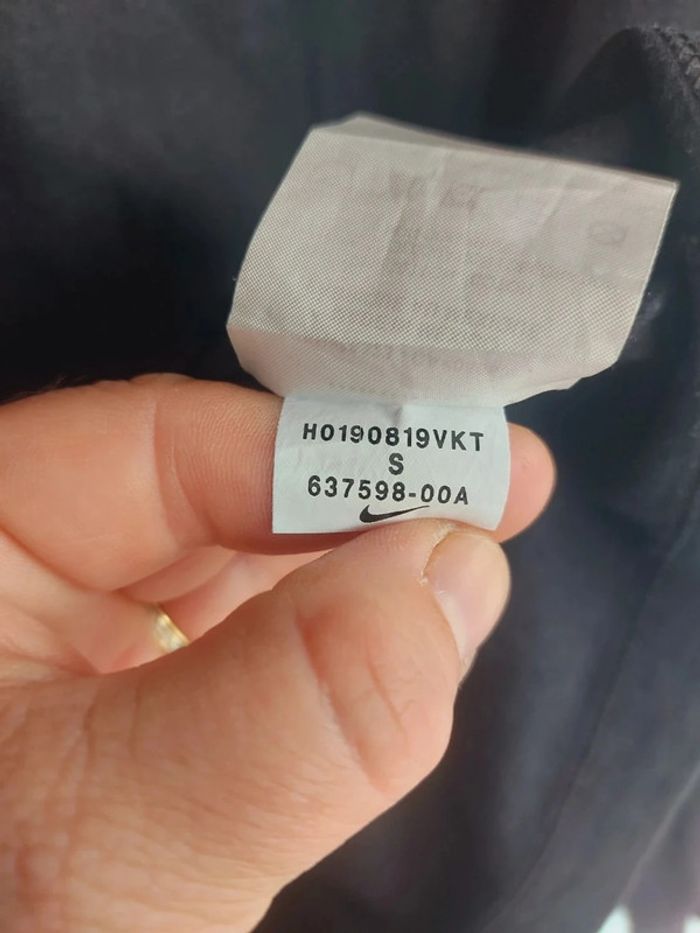 Tee-shirts manches longues NYC  Nike Taille S - photo numéro 4