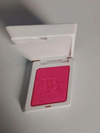 Fenty Beauty suède blush bubbleband 11  / 4g neuf jamais utilisé jamais ouvert